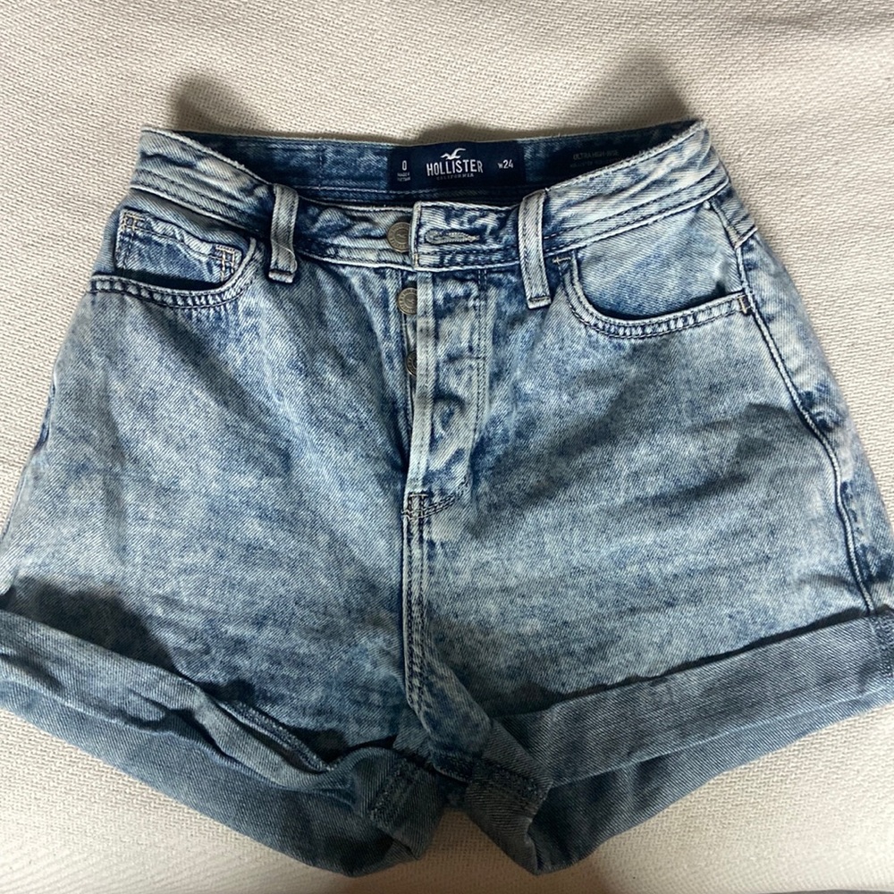 Hollister Ultra High Rise Denim Shorts - Size 0; 24